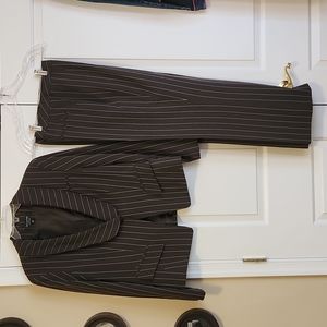 Signature by Larry Levine 2 piece Pants Suit - Size 14